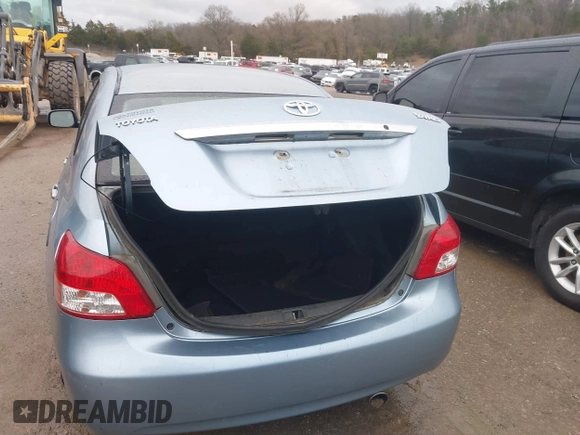2009 Toyota Yaris z VIN JTDBT903594055838, wystawiony jako IAAI lot #41693557 z przebiegiem 362 137 mil mil oraz . Historia ofert i sprzedaży dostępna na DreamBid. Obrazek 6.