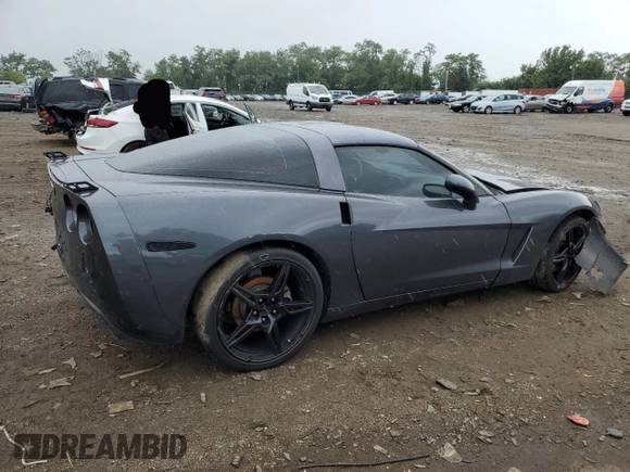 2011 Chevrolet Corvette 1LT z VIN 1G1YE2DW8B5105978, wystawiony jako Copart lot #75264194 z przebiegiem 144 427 mil mil oraz Szkoda całkowita • Salvage title. Historia ofert i sprzedaży dostępna na DreamBid. Obrazek 3.