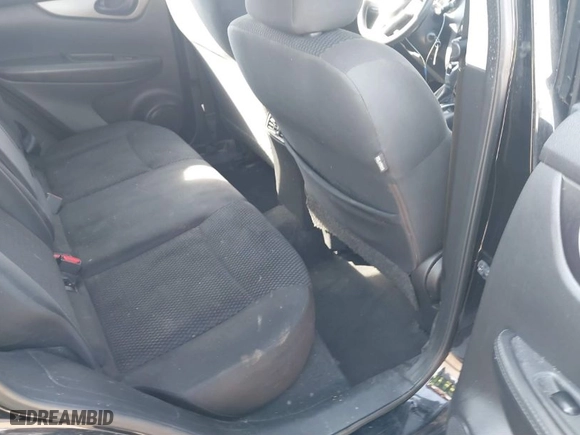 2019 Nissan Rogue Sport S with VIN JN1BJ1CR8KW333880, listed as a IAAI auction lot 41690570 with 193,997 mi miles. Bid and sale history available at carsss.com. Image 8.