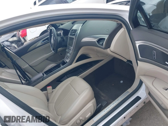 2017 Lincoln MKZ Hybrid Premiere with VIN 3LN6L5KU8HR629821, listed as a IAAI auction lot 41746310 with 106,941 mi miles. Bid and sale history available at carsss.com. Image 5.