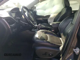 2020 Jeep Cherokee Lux z VIN 1C4PJLLX2LD634252, wystawiony jako Copart lot #67350043 z przebiegiem 78 292 mil mil oraz . Historia ofert i sprzedaży dostępna na DreamBid. Obrazek 7.