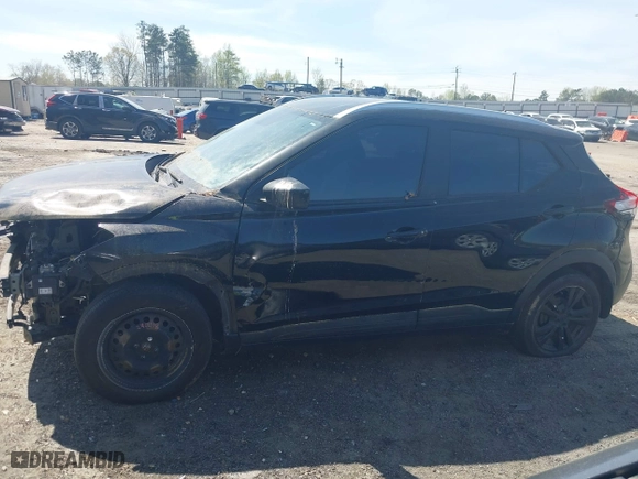2018 Nissan Kicks SR with VIN 3N1CP5CU1JL527038, listed as a IAAI auction lot 41898194 with 47,292 mi miles. Bid and sale history available at carsss.com. Image 14.