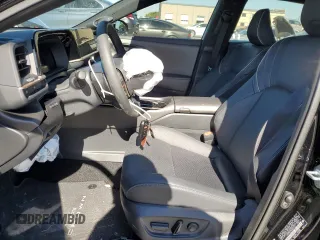 2025 Toyota Crown XLE with VIN JTDAAAAF8S3032416, listed as a Copart auction lot 73577524 with 6,781 mi miles and Salvage Title. Bid and sale history available at carsss.com. Image 7.