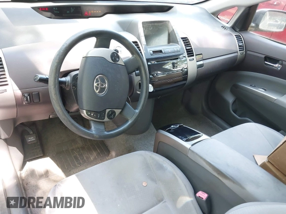 2004 Toyota Prius z VIN JTDKB20U840113816, wystawiony jako IAAI lot #42290790 z przebiegiem 274 242 mil mil oraz . Historia ofert i sprzedaży dostępna na DreamBid. Obrazek 5.