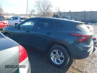 2025 Chevrolet Trax LS with VIN KL77LFEP9SC181886, listed as a IAAI auction lot 41769552 with 181 mi miles and . Bid and sale history available at DreamBid. Image 14.