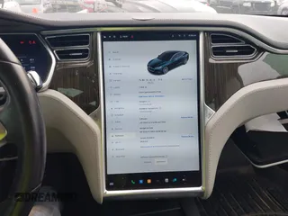 2013 Tesla Model S z VIN 5YJSA1DN2DFP07738, wystawiony jako IAAI lot #42433771 z przebiegiem 71 606 mil mil oraz . Historia ofert i sprzedaży dostępna na DreamBid. Obrazek 18.