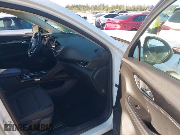 2022 Buick Envision Preferred with VIN LRBAZLR46ND065564, listed as a IAAI auction lot 41844760 with 33,327 mi miles. Bid and sale history available at carsss.com. Image 5.