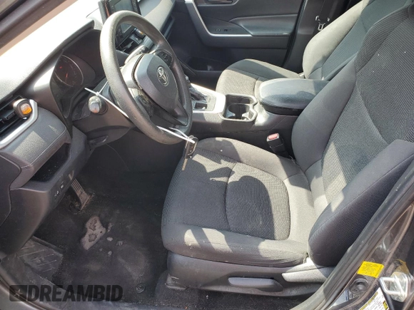 2019 Toyota RAV4 LE с VIN 2T3F1RFV1KC019526, выставлен на аукционе Copart как лот 57163305 с пробегом 121 635 миль миль и Списание • Salvage title. История ставок и продаж доступна на DreamBid. Изображение 7.