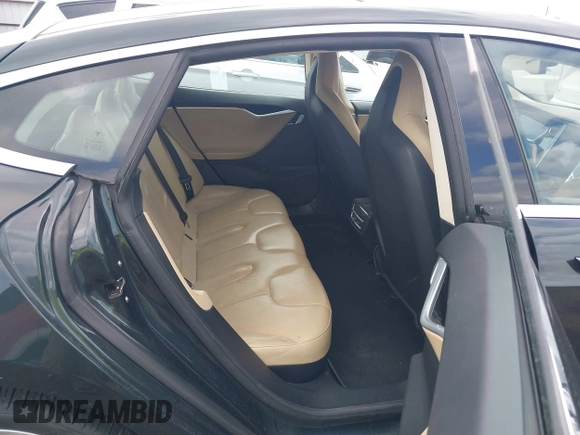 2013 Tesla Model S с VIN 5YJSA1DG9DFP06457, выставлен на аукционе IAAI как лот 42432903 с пробегом 108 007 миль миль и . История ставок и продаж доступна на DreamBid. Изображение 8.