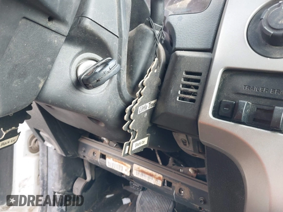 2014 Ford F-150 XL z VIN 1FTFW1ET2EKG20765, wystawiony jako IAAI lot #42356006 z przebiegiem Nie podano mil oraz . Historia ofert i sprzedaży dostępna na DreamBid. Obrazek 11.