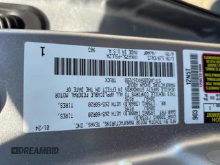 2024 Toyota Tundra Limited z VIN 5TFJA5DB5RX167288, wystawiony jako Copart lot #60570325 z przebiegiem 3 887 mil mil oraz Szkoda całkowita • Salvage title. Historia ofert i sprzedaży dostępna na DreamBid. Obrazek 10.