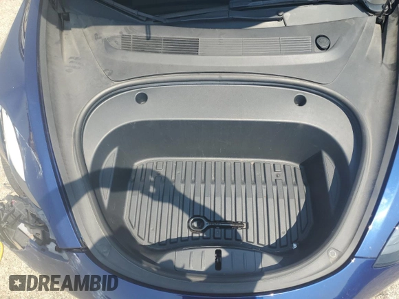 2023 Tesla Model 3 z VIN 5YJ3E1EA0PF450250, wystawiony jako Copart lot #64609205 z przebiegiem 80 240 mil mil oraz Czysty tytuł • Clean title. Historia ofert i sprzedaży dostępna na DreamBid. Obrazek 11.