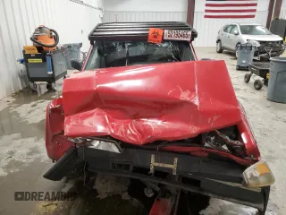 1990 Volvo 240 z VIN YV1AA8857L1869686, wystawiony jako Copart lot #52195465 z przebiegiem 139 312 mil mil oraz Tytuł czysty. Historia ofert i sprzedaży dostępna na DreamBid. Obrazek 5.