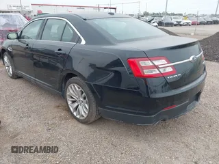 2017 Ford Taurus Limited z VIN 1FAHP2F80HG104374, wystawiony jako IAAI lot #42283261 z przebiegiem 169 378 mil mil oraz . Historia ofert i sprzedaży dostępna na DreamBid. Obrazek 3.