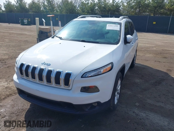 2016 Jeep Cherokee Latitude with VIN 1C4PJMCS8GW157492, listed as a IAAI auction lot 42013292 with 69,578 mi miles. Bid and sale history available at carsss.com. Image 17.
