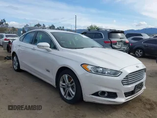 2015 Ford Fusion Energi Titanium with VIN 3FA6P0SU6FR284111, listed as a IAAI auction lot 41938611 with 109,740 mi miles. Bid and sale history available at carsss.com. Image 1.