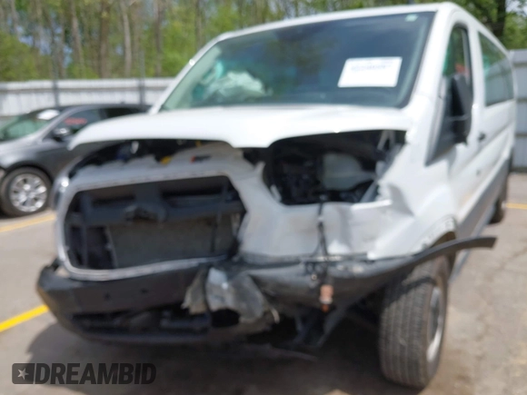 2023 Ford Transit Passenger XL с VIN 1FBAX2Y82PKA55722, выставлен на аукционе IAAI как лот 42240587 с пробегом 42 172 миль миль и . История ставок и продаж доступна на DreamBid. Изображение 6.