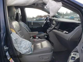 2018 Toyota Sienna XLE with VIN 5TDDZ3DC0JS204454, listed as a IAAI auction lot 41256608 with 153,543 mi miles. Bid and sale history available at carsss.com. Image 5.