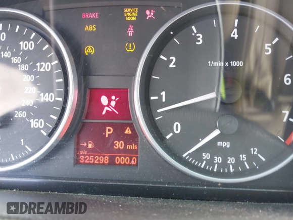 2006 BMW 3 Series 325i with VIN WBAVB13546K000753, listed as a IAAI auction lot 42021232 with 325,298 mi miles and . Bid and sale history available at carsss.com. Image 7.