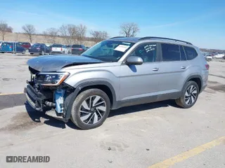 2024 Volkswagen Atlas 2.0T SE w/Technology with VIN 1V2HR2CA5RC569705, listed as a IAAI auction lot 41838594 with 27,519 mi miles. Bid and sale history available at carsss.com. Image 18.