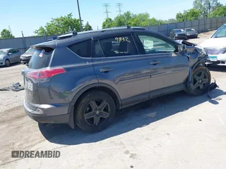 2018 Toyota RAV4 LE с VIN JTMBFREVXJJ745379, выставлен на аукционе IAAI как лот 42269832 с пробегом Не указан миль и . История ставок и продаж доступна на DreamBid. Изображение 4.