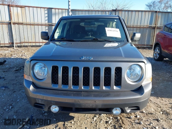 2013 Jeep Patriot Latitude with VIN 1C4NJPFA1DD169521, listed as a IAAI auction lot 41812936 with 133,088 mi miles. Bid and sale history available at carsss.com. Image 12.