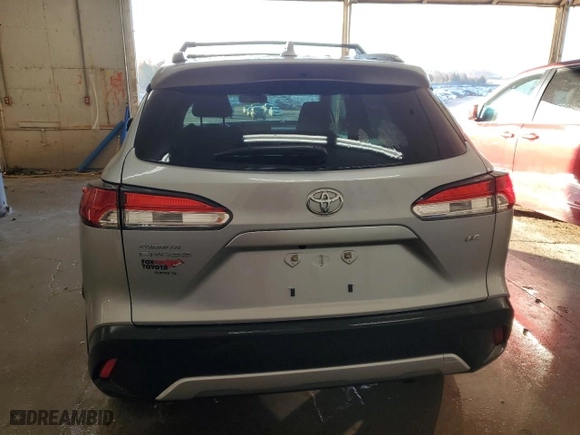 2022 Toyota Corolla Cross LE with VIN 7MUCAAAG0NV021078, listed as a Copart auction lot 50215495 with NaN miles and Salvage Title. Bid and sale history available at carsss.com. Image 6.
