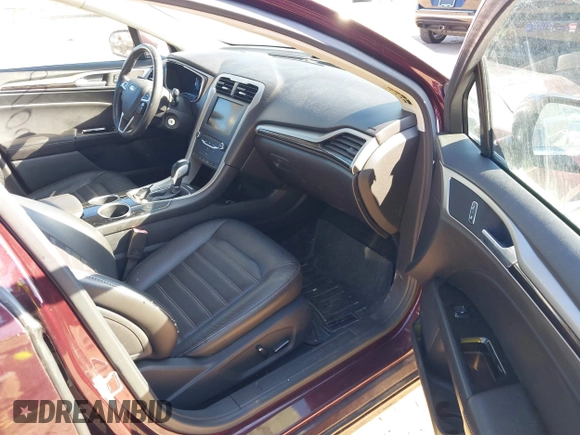 2013 Ford Fusion SE with VIN 3FA6P0HR8DR182132, listed as a IAAI auction lot 41826006 with 241,124 mi miles. Bid and sale history available at carsss.com. Image 5.