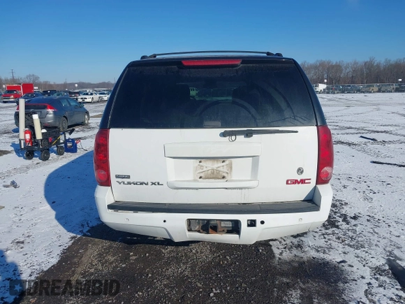 2007 GMC Yukon XL SLT with VIN 1GKFK16397J206390, listed as a IAAI auction lot 41358459 with 237,984 mi miles. Bid and sale history available at carsss.com. Image 16.