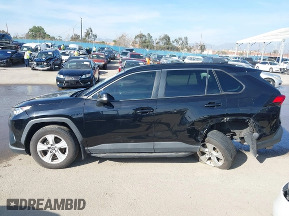 2021 Toyota RAV4 XLE with VIN 2T3W1RFV8MW124601, listed as a IAAI auction lot 41515953 with 48,336 mi miles. Bid and sale history available at carsss.com. Image 14.