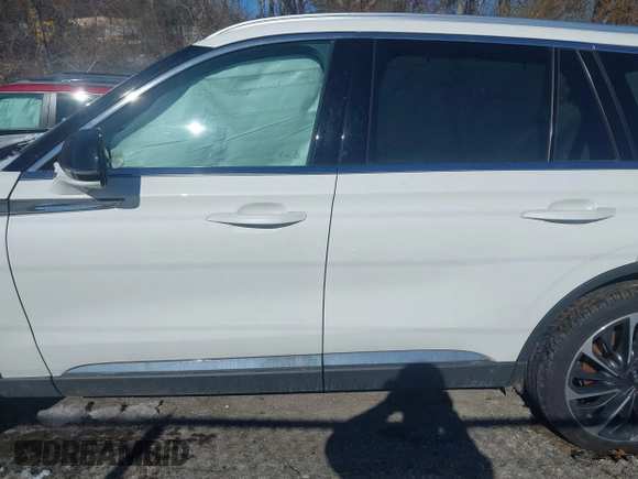 2021 Lincoln Aviator Reserve with VIN 5LM5J7XC3MGL08085, listed as a IAAI auction lot 41482512 with 61,248 mi miles and . Bid and sale history available at DreamBid. Image 14.