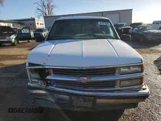 1999 Chevrolet Suburban with VIN 1GNEC16R2XJ376901, listed as a Copart auction lot 41872865 with 210,208 mi miles and Salvage Title. Bid and sale history available at carsss.com. Image 5.