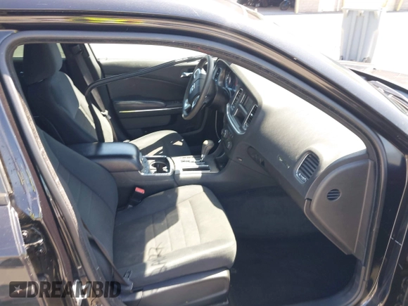 2011 Dodge Charger SE z VIN 2B3CL3CG8BH505475, wystawiony jako IAAI lot #42420156 z przebiegiem 111 791 mil mil oraz . Historia ofert i sprzedaży dostępna na DreamBid. Obrazek 5.