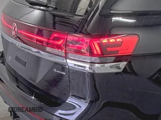 2024 Volkswagen Atlas SE с VIN 1V2HR2CA2RC553977, выставлен на аукционе IAAI как лот 42731405 с пробегом 24 692 миль миль и . История ставок и продаж доступна на DreamBid. Изображение 33.