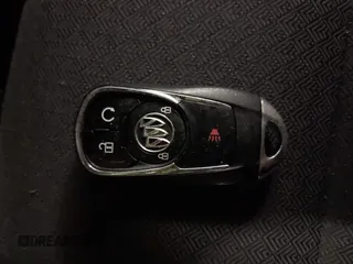 2022 Buick Encore GX Preferred z VIN KL4MMCSL5NB054558, wystawiony jako IAAI lot #41214629 z przebiegiem 19 073 mil mil oraz . Historia ofert i sprzedaży dostępna na DreamBid. Obrazek 11.
