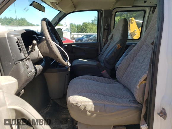 2006 Chevrolet Express Cargo Van with VIN 1GCGG25VX61197501, listed as a Copart auction lot 70395184 with 241,805 mi miles and Clean Title. Bid and sale history available at carsss.com. Image 7.