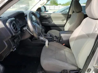 2017 Toyota Tacoma SR5 z VIN 5TFCZ5AN5HX121765, wystawiony jako Copart lot #53449835 z przebiegiem 115 980 mil mil oraz Szkoda całkowita • Salvage title. Historia ofert i sprzedaży dostępna na DreamBid. Obrazek 7.