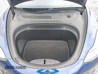 2018 Tesla Model 3 Long Range Battery z VIN 5YJ3E1EBXJF092025, wystawiony jako IAAI lot #42268369 z przebiegiem 132 687 mil mil oraz . Historia ofert i sprzedaży dostępna na DreamBid. Obrazek 10.