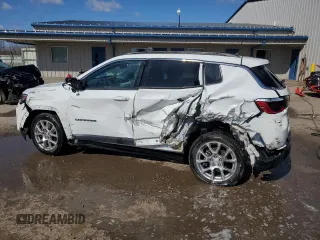 2024 Jeep Compass Latitude Lux с VIN 3C4NJDFN1RT593929, выставлен на аукционе Copart как лот 53492725 с пробегом 14 033 миль миль и Списание • Salvage title. История ставок и продаж доступна на DreamBid. Изображение 2.