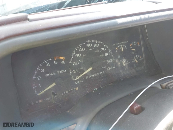 1996 GMC Suburban with VIN 1GDEC16R8TJ738647, listed as a IAAI auction lot 41688543 with 216,078 mi miles. Bid and sale history available at carsss.com. Image 7.