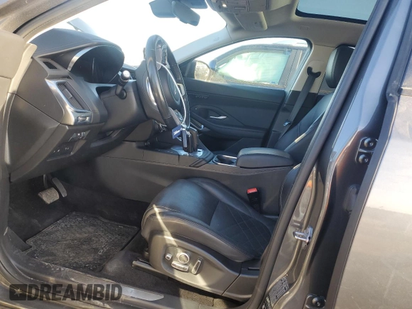 2020 Jaguar E-Pace SE z VIN SADFP2FX7L1014163, wystawiony jako Copart lot #48422705 z przebiegiem 29 731 mil mil oraz Szkody całkowita. Historia ofert i sprzedaży dostępna na DreamBid. Obrazek 7.