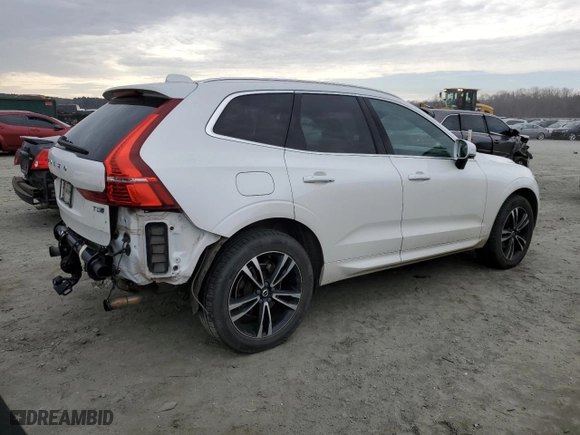 2020 Volvo XC60 Momentum with VIN YV4102RK1L1561825, listed as a Copart auction lot 47532685 with 82,337 mi miles and Salvage Title. Bid and sale history available at carsss.com. Image 3.