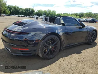 2020 Porsche 911 991 Carrera with VIN WP0CA2A93LS251090, listed as a Copart auction lot 58562784 with 31,839 mi miles and Salvage Title. Bid and sale history available at carsss.com. Image 3.