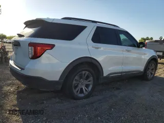 2022 Ford Explorer XLT z VIN 1FMSK7DH9NGB10471, wystawiony jako Copart lot #53174495 z przebiegiem 62 667 mil mil oraz Szkoda całkowita • Salvage title. Historia ofert i sprzedaży dostępna na DreamBid. Obrazek 3.