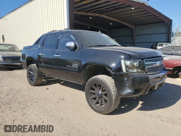 2013 Chevrolet Avalanche LT with VIN 3GNMCFE02DG344524, listed as a Copart auction lot 81173154 with 199,558 mi miles and Salvage Title. Bid and sale history available at DreamBid. Image 4.