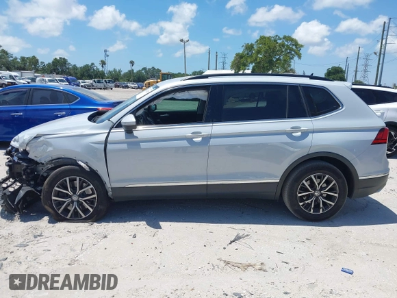 2018 Volkswagen Tiguan SEL с VIN 3VV3B7AX2JM018897, выставлен на аукционе IAAI как лот 42313472 с пробегом 97 362 миль миль и . История ставок и продаж доступна на DreamBid. Изображение 14.