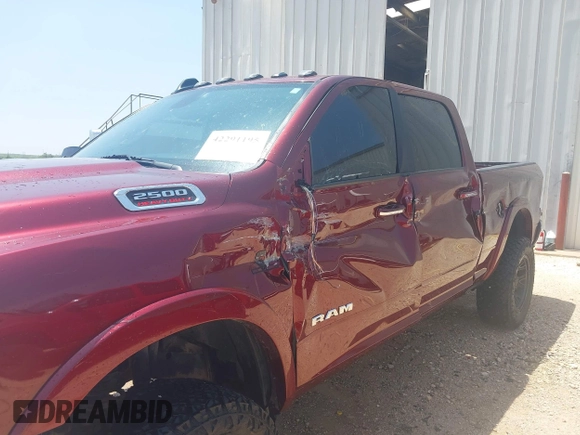 2022 Ram 2500 Laramie с VIN 3C6UR5FL7NG305818, выставлен на аукционе IAAI как лот 42291195 с пробегом 59 548 миль миль и . История ставок и продаж доступна на DreamBid. Изображение 6.