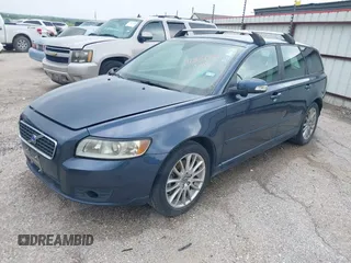 2010 Volvo V50 with VIN YV1382MW3A2540085, listed as a IAAI auction lot 41831999 with 137,173 mi miles. Bid and sale history available at carsss.com. Image 2.