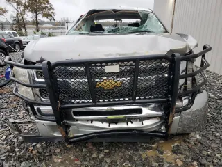 2013 Chevrolet Silverado 1500 LT with VIN 1GCRCSE08DZ310370, listed as a Copart auction lot 83549214 with 92,907 mi miles and Salvage Title. Bid and sale history available at carsss.com. Image 5.