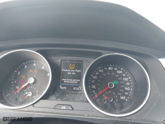 2018 Volkswagen Tiguan SEL with VIN 3VV3B7AX4JM211360, listed as a IAAI auction lot 41860362 with 75,979 mi miles. Bid and sale history available at carsss.com. Image 6.
